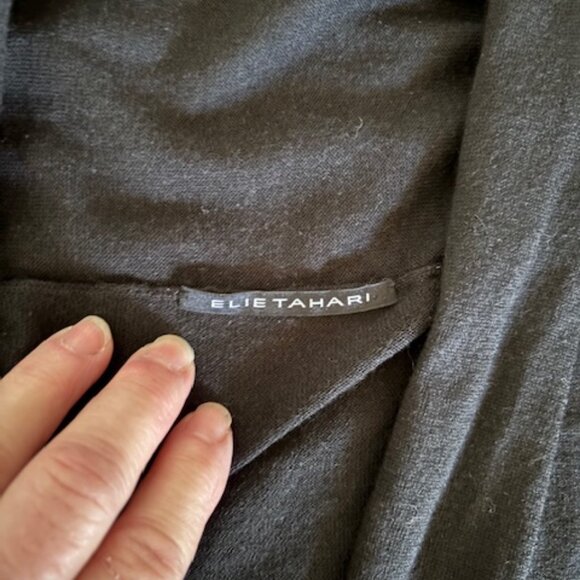 Elie Tahari Black Surplice Crossover Silk Cashmere Lightweight Sweater EUC Med - Picture 4 of 6